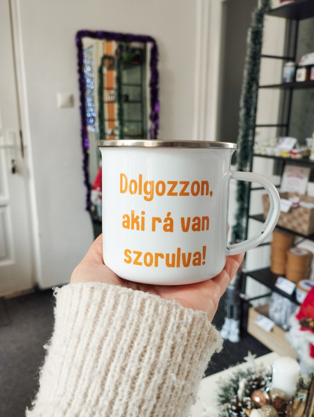 Zománcozott bögre