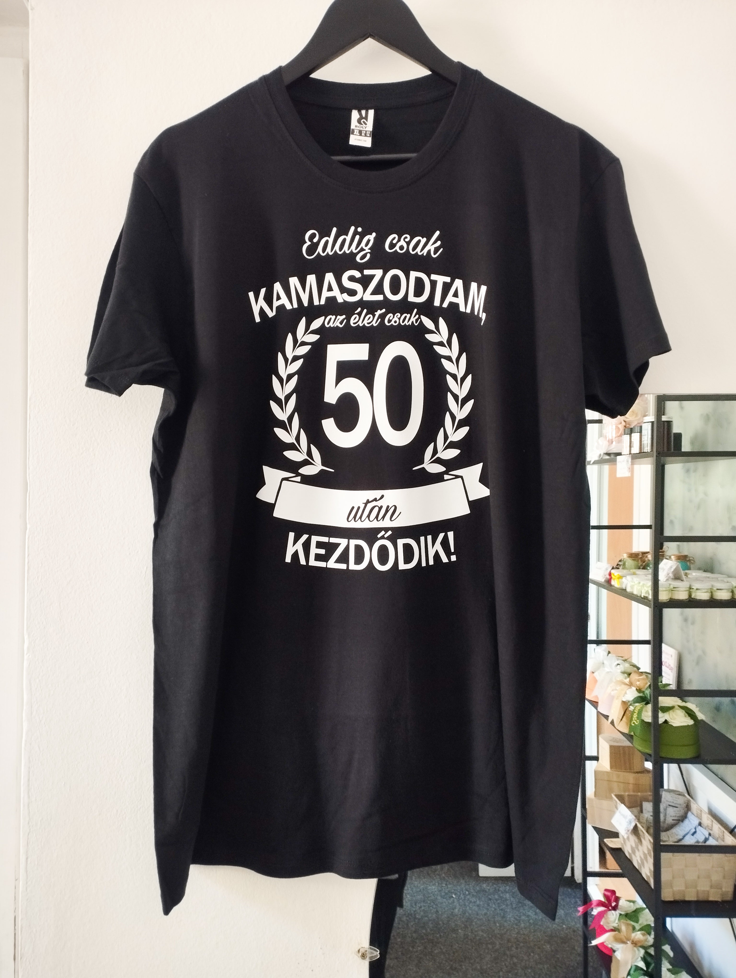Feliratozott pólók férfiaknak