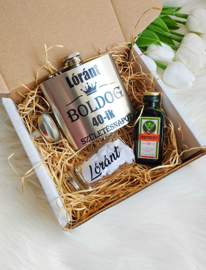 Ajándékcsomag flaskával, pohárral és Jagerrel