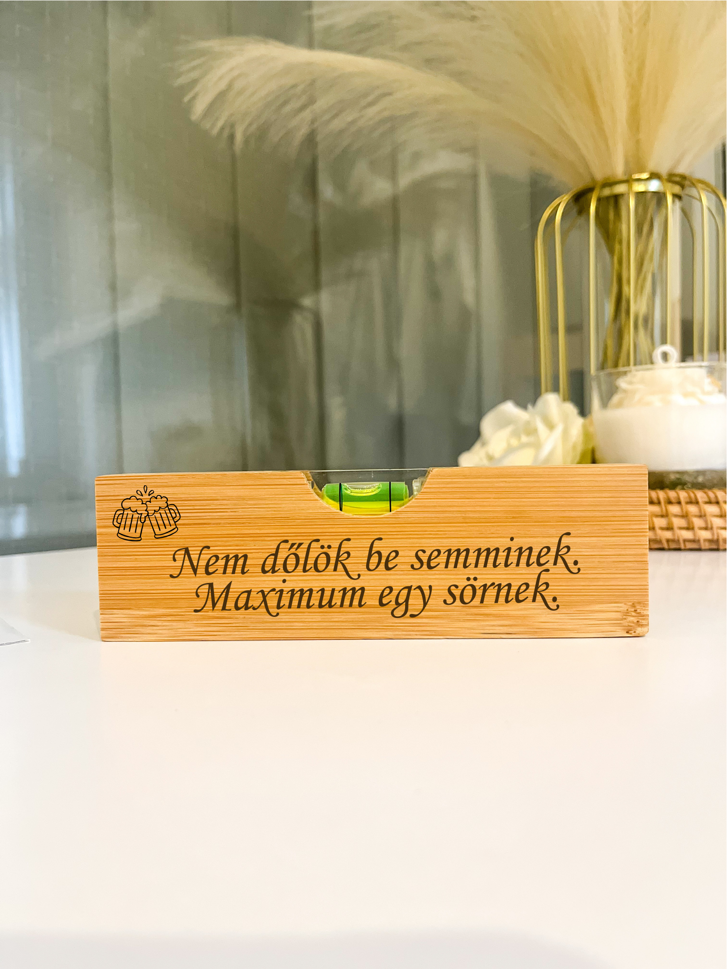 Bambusz vízmérték sörnyitó – Az egyensúly ajándéka