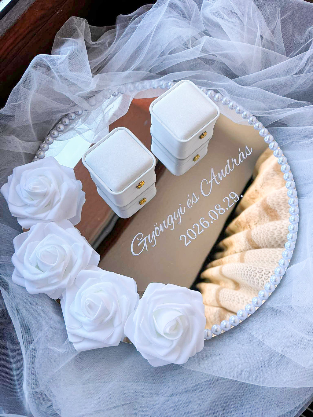Hófehér elegancia - tükrös gyűrűtálca gyűrűtartó dobozokkal együtt
