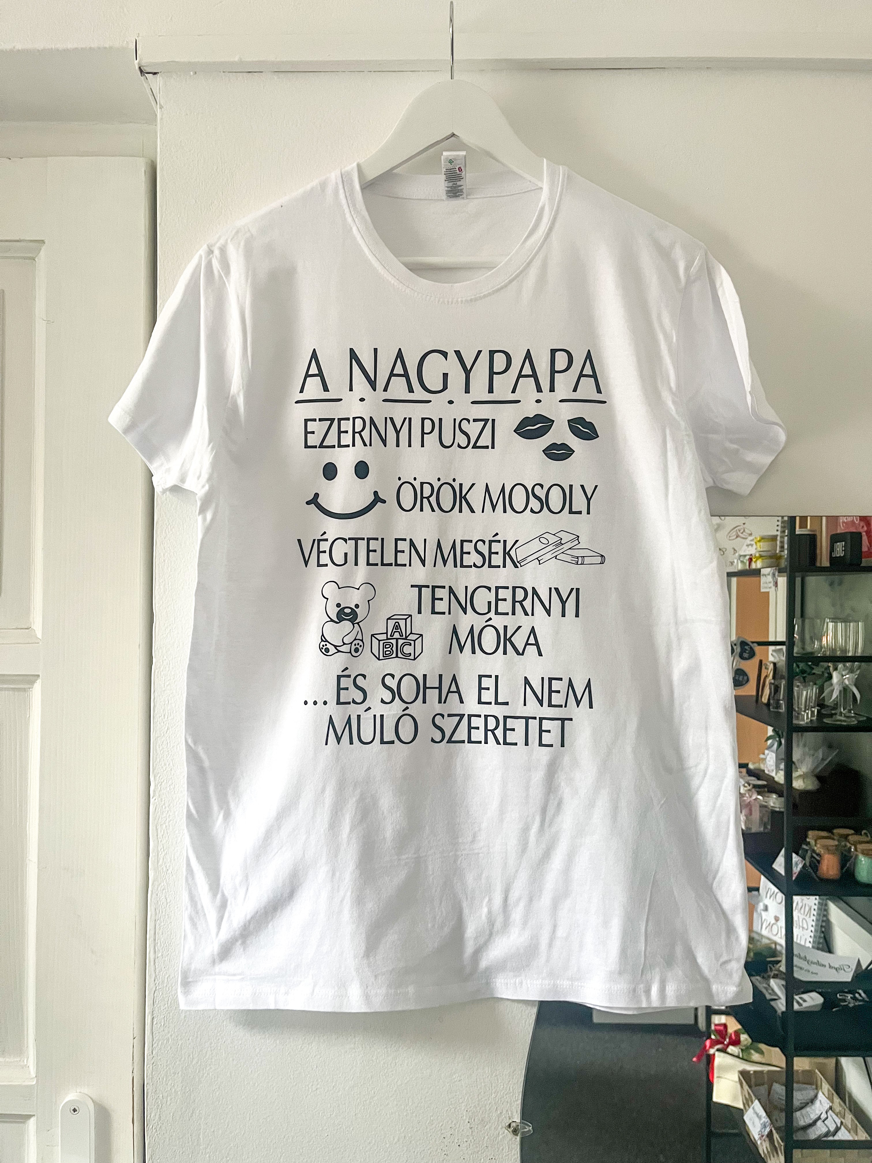 Feliratozott pólók férfiaknak