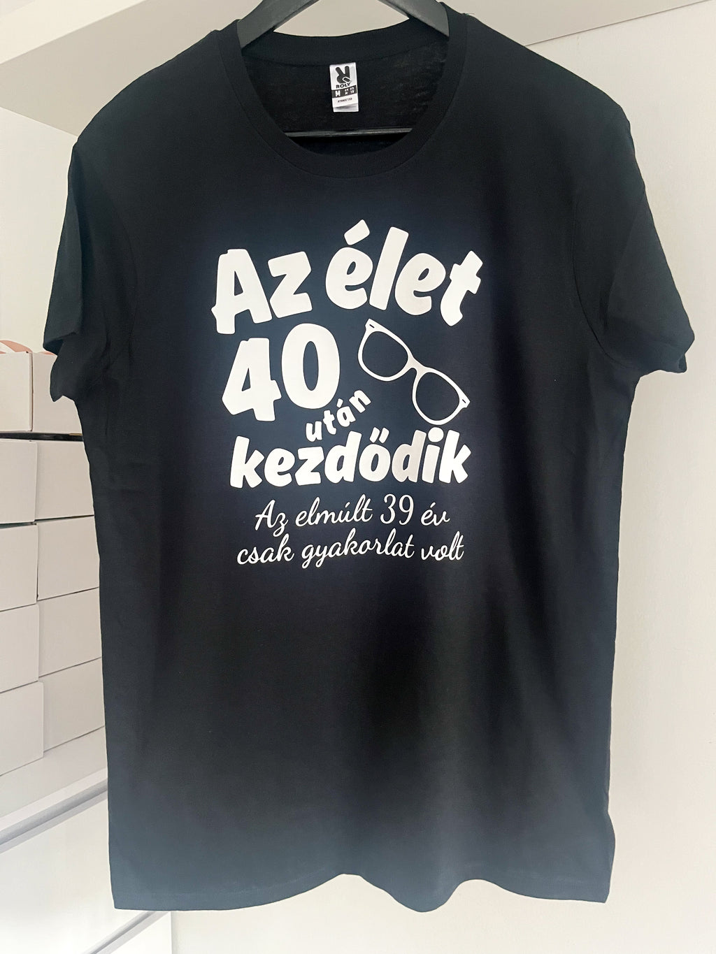 Feliratozott pólók nőknek