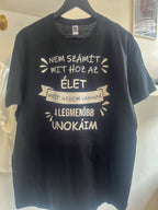 Feliratozott pólók férfiaknak